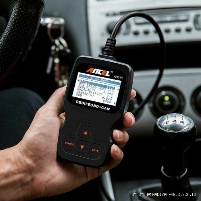 Cara Menjelaskan Fungsi Alat Scanner OBD2 Mobil Saat Sidang Laporan PKL