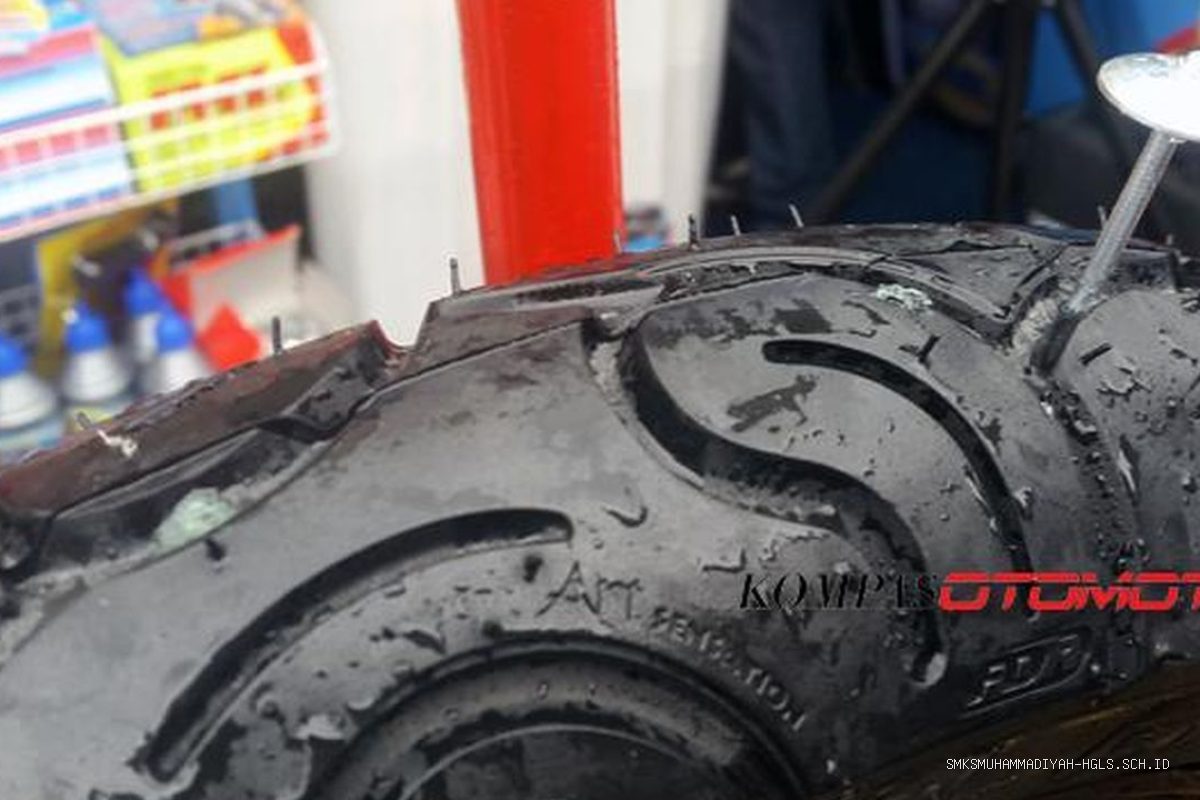 Cara Menulis Pembahasan Perbaikan Ban Tubeless Bocor Samping di Laporan TBSM