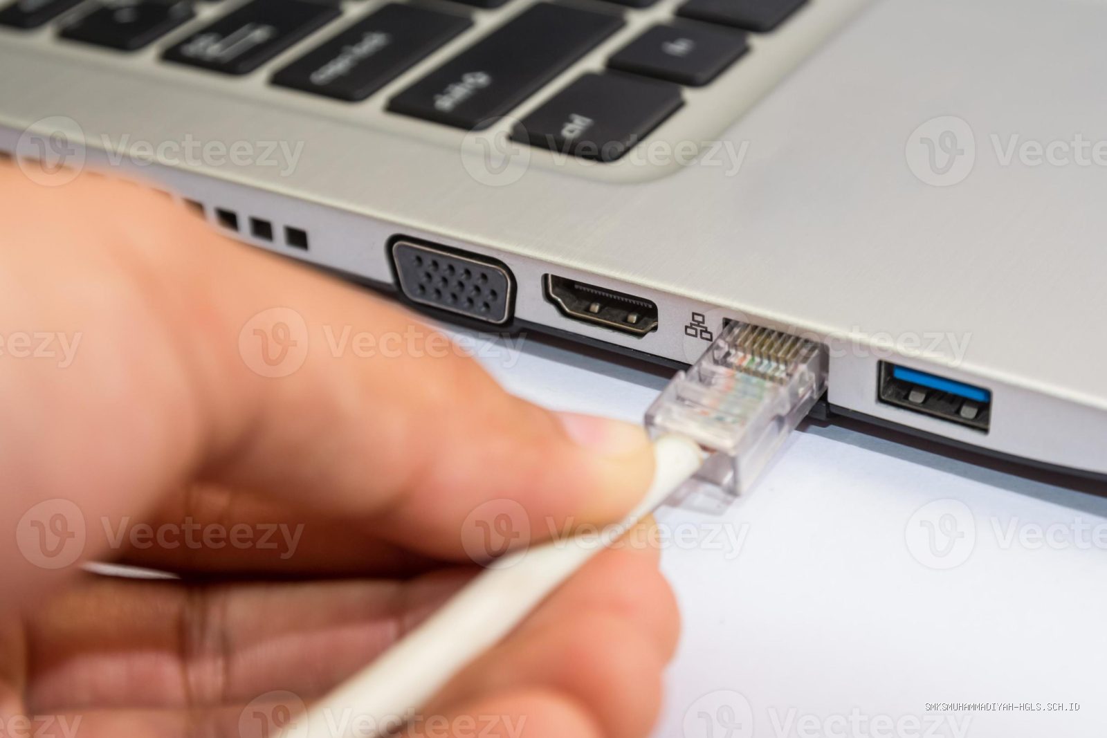 Photo by deuhx.wernberger-geo.de - Format Laporan PKL TKJ Pembuatan Jaringan Peer to Peer Dua Laptop Kabel LAN
